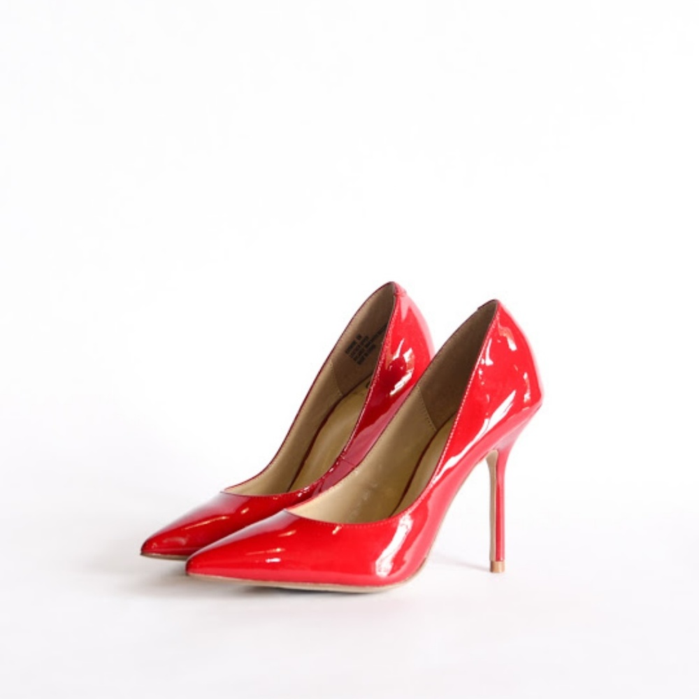 Kelsi Dagger Karmine Red Pumps